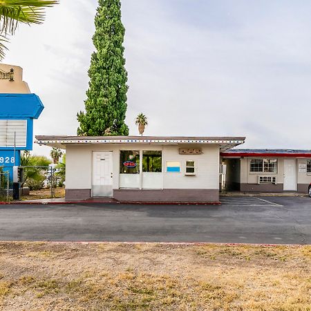 Oyo Gateway Motel Las Vegas North Strip/Fremont St. Area Екстериор снимка