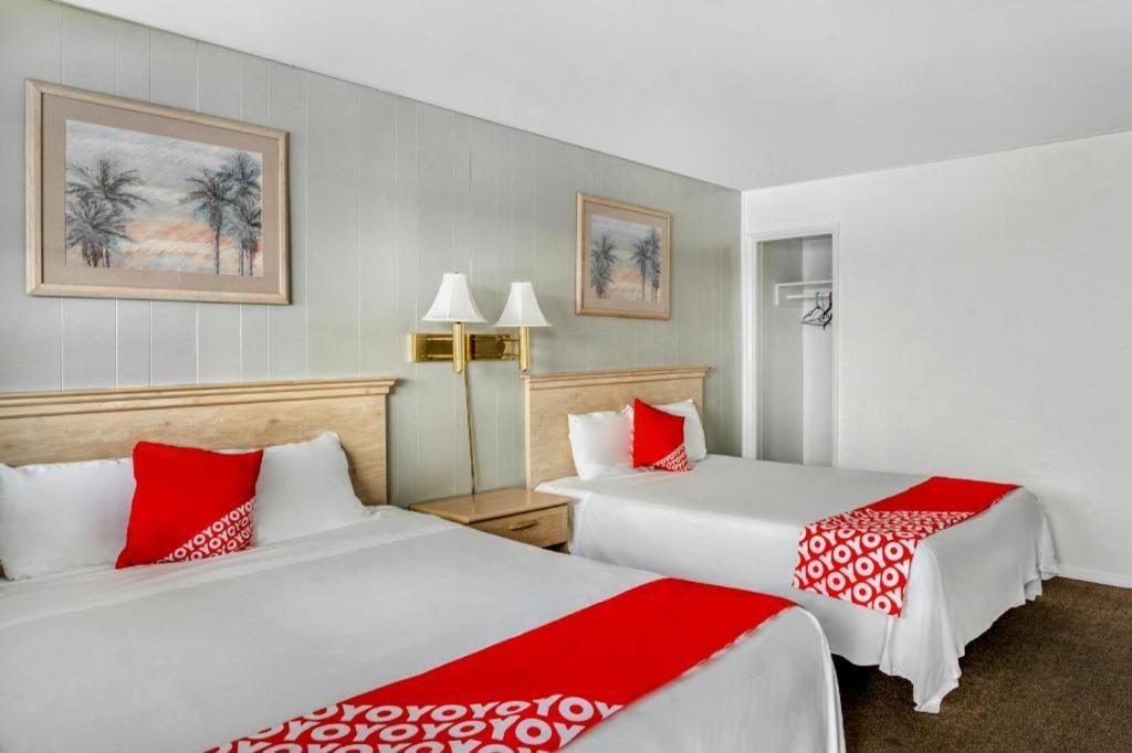 Oyo Gateway Motel Las Vegas North Strip/Fremont St. Area Екстериор снимка