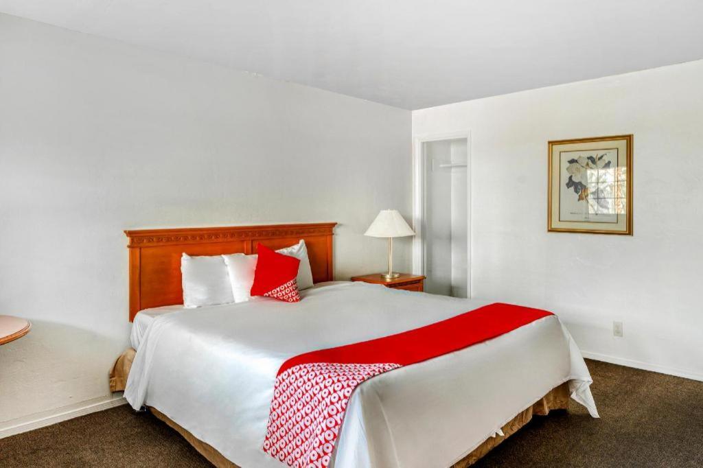 Oyo Gateway Motel Las Vegas North Strip/Fremont St. Area Екстериор снимка
