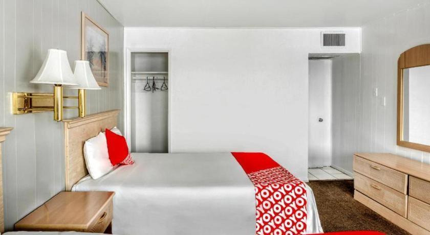 Oyo Gateway Motel Las Vegas North Strip/Fremont St. Area Екстериор снимка
