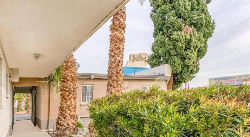 Oyo Gateway Motel Las Vegas North Strip/Fremont St. Area Екстериор снимка