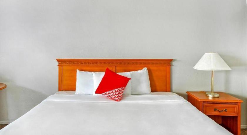Oyo Gateway Motel Las Vegas North Strip/Fremont St. Area Екстериор снимка